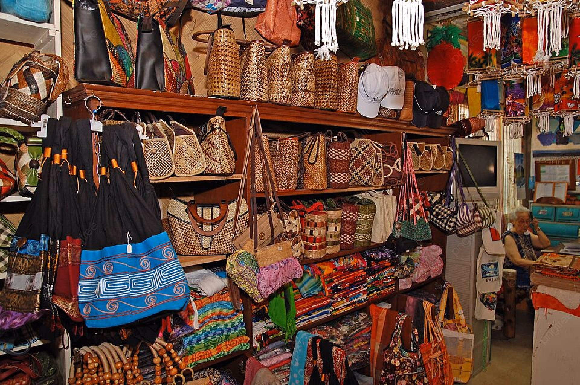 image-https://cdn.palawanwebsolutions.com/clarkkent/coron-package-6/souvenir.avif1