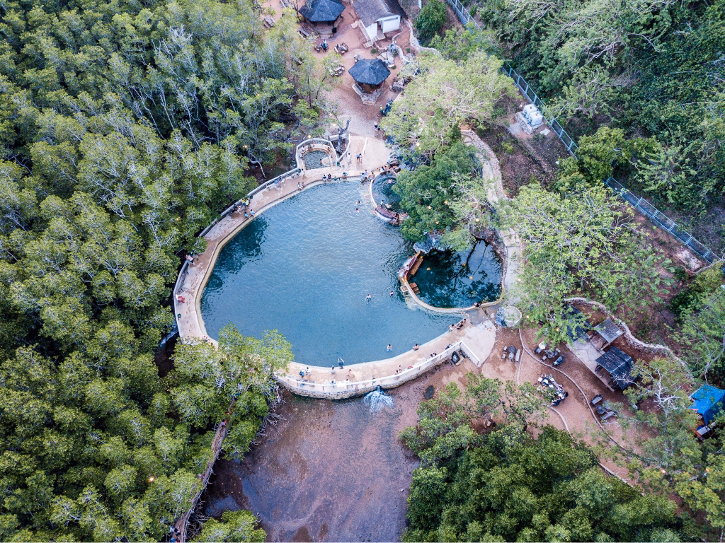 image-https://cdn.palawanwebsolutions.com/clarkkent/coron/town-tour/maquinit.avif1